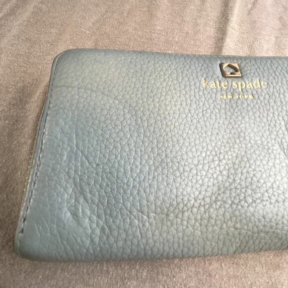 Pre-loved Kate Spade New York Light Blue Wallet Zip Around - Picture 3 of 9